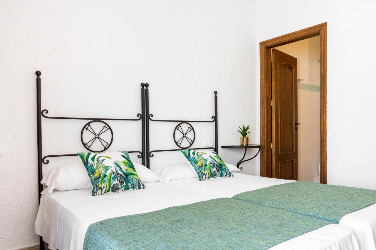 Hostal Tres Molins Jesus Pobre ภายนอก รูปภาพ